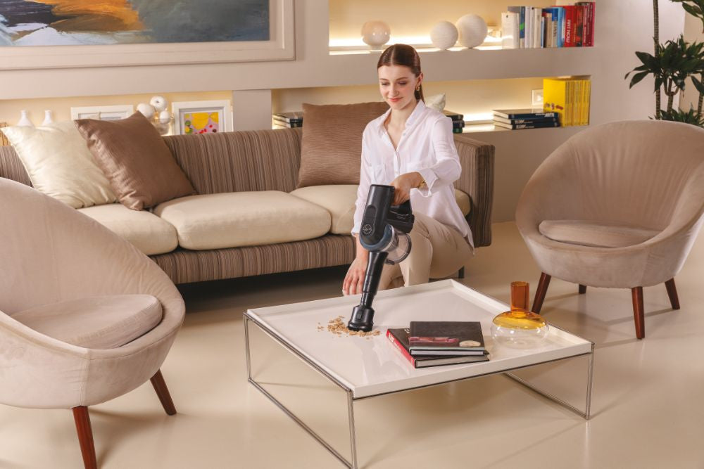 Hoover HF4, Aspirapolvere senza filo, Nero/Argento, 0,7L, Senza sacchetto